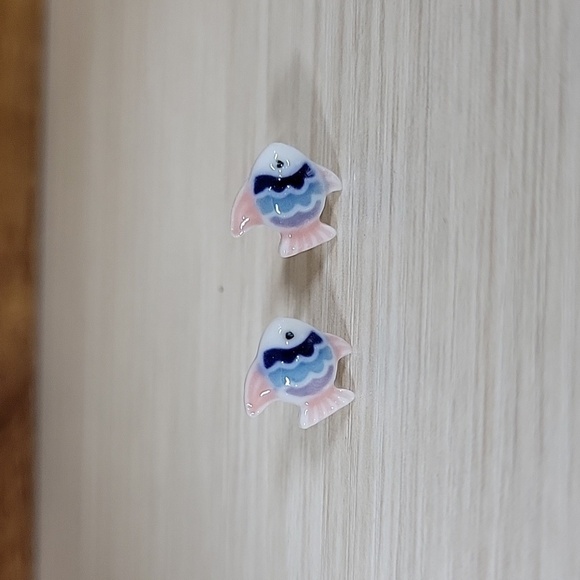 🔥LAST PAIR🔥 Tropical Fish Pottery Stud Earrings - Picture 3 of 8